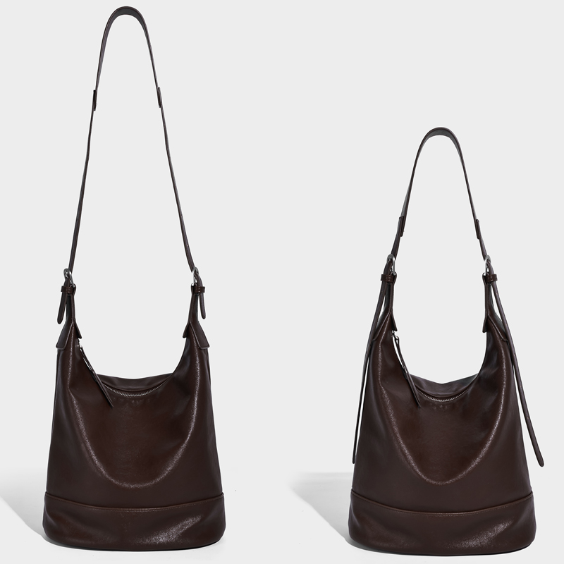 حقائب دلو على الطراز الإنجليزي - مراجعة Luxury Bags England وسعره