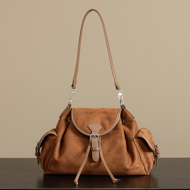 حقائب يد نسائية من جلد الغزال  - مراجعة Luxury Bags England وسعره