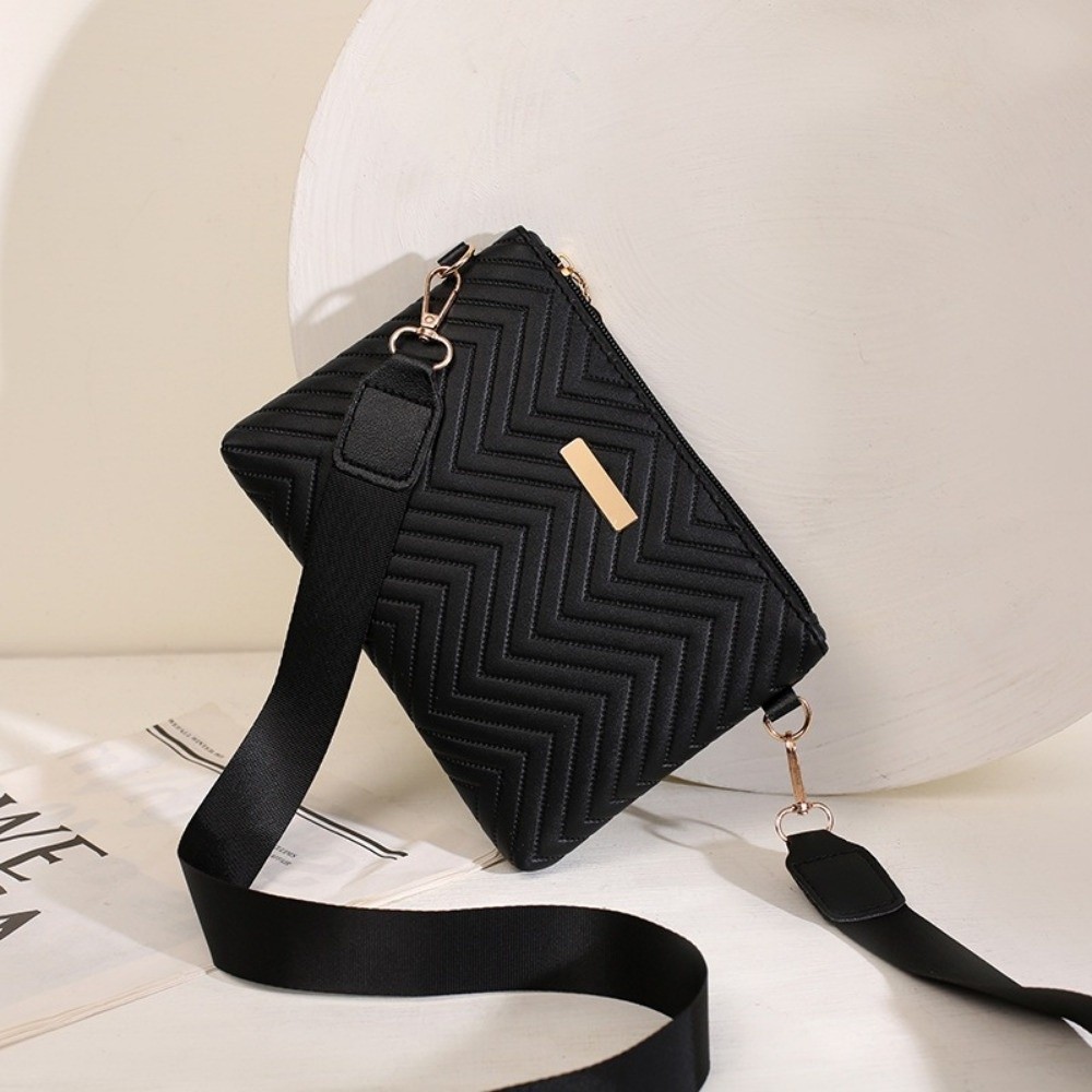 حقيبة كروس بودي مبطنة بسلسلة ب - مراجعة Chain Crossbody Quilted وسعره