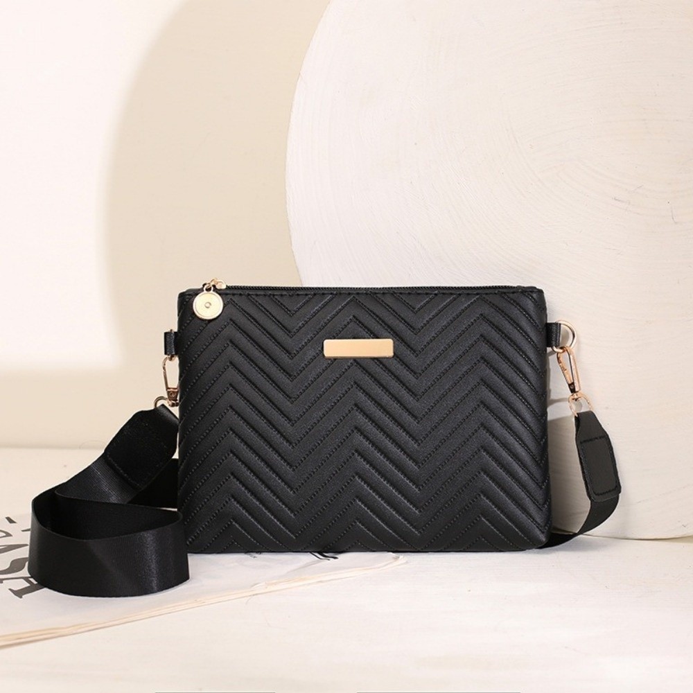 حقيبة كروس بودي مبطنة بسلسلة ب - مراجعة Chain Crossbody Quilted وسعره