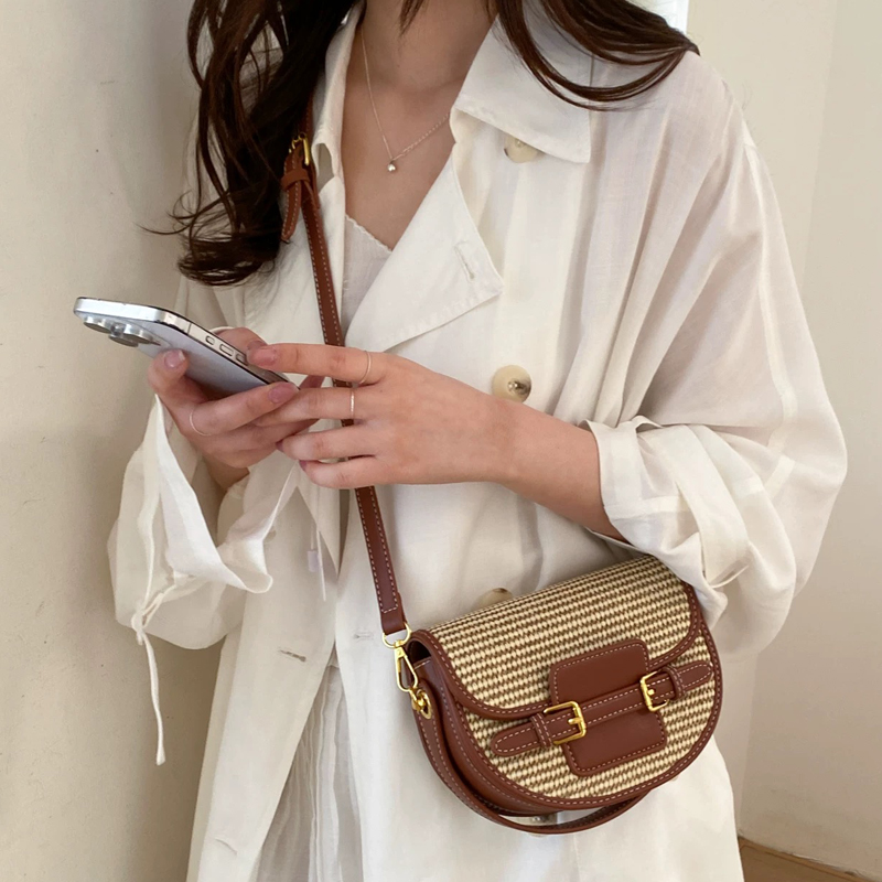 حقائب سرج صغيرة على الطراز الإ - مراجعة Luxury Bags Designer وسعره
