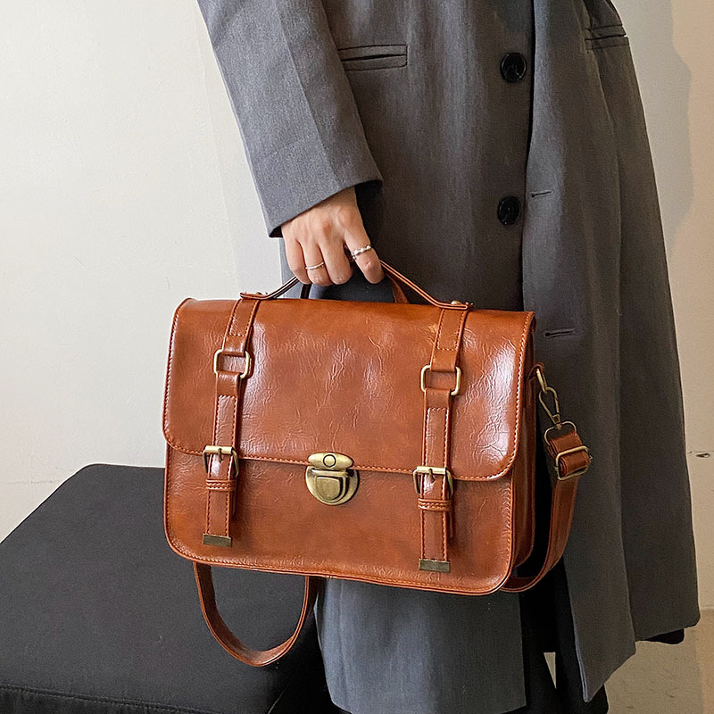 حقيبة يد يابانية حقيبة مدرسية  - مراجعة Luxury Bags England وسعره