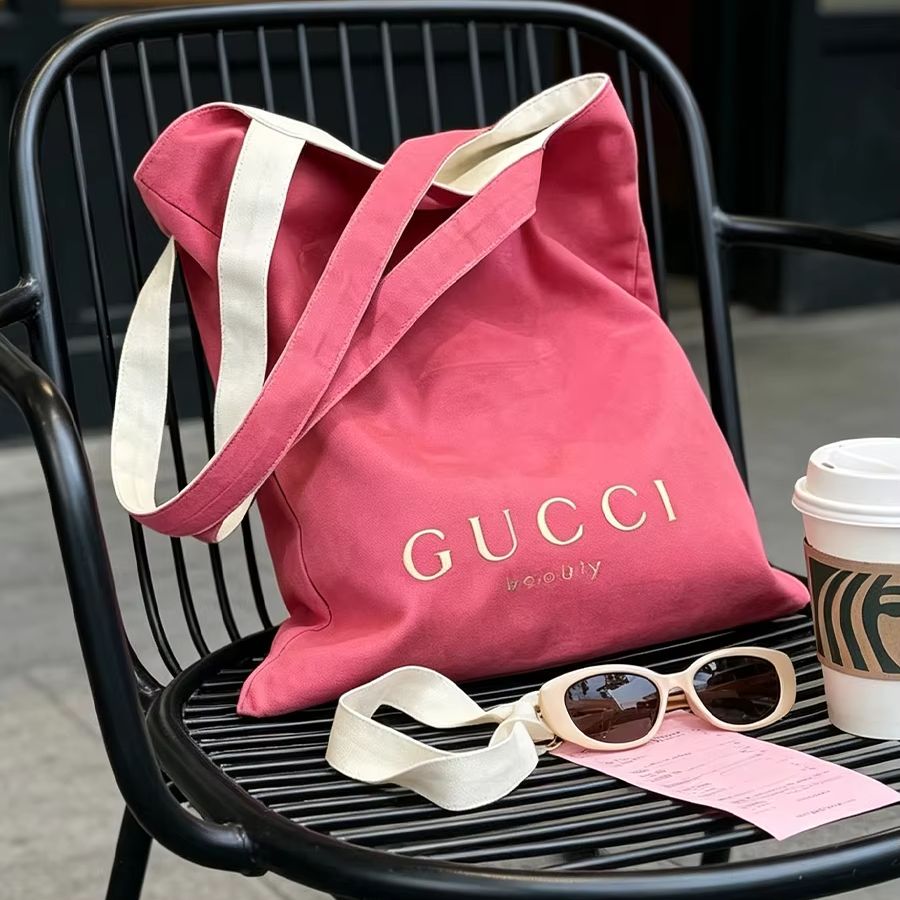 حقيبة يد نسائية من قماش GUCCI  - مراجعة Shoulder Bag Slouchy وسعره